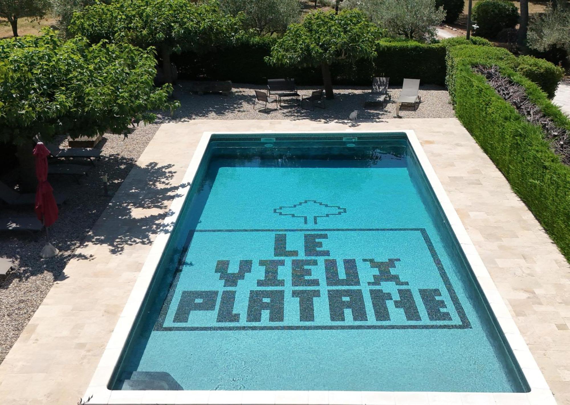 Готель Le Vieux Platane Cairanne Екстер'єр фото